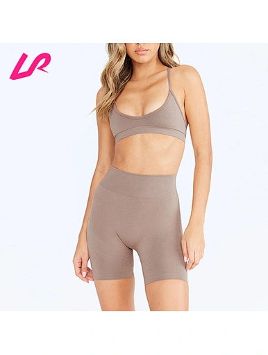 Cover up in style with our seamless running bra. Designed for comfort and support, it's a must-have for any workout wardrobe. Shop now and stay ahead of the trend.